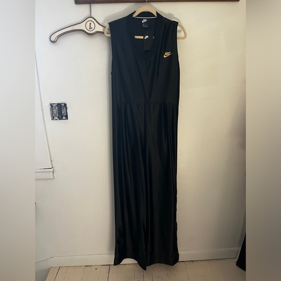 NWT XL NIKE Women’s Icon Clash Jumpsuit - Picture 2 of 5